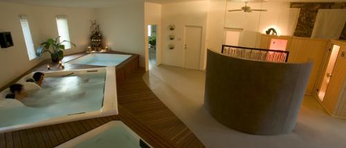 2 Houses on 5 acres. Luxury Home plus 5rooms Cottage. Room for extended Family