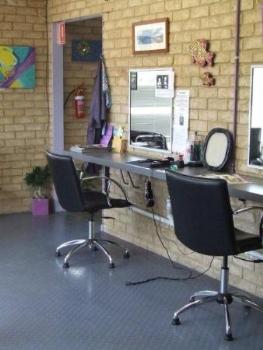 WELL ESTABLISHED HAIR SALON - EXCELLENT CLIENTELE BASE - GOOD TURNOVER - GOOD BUSINESS