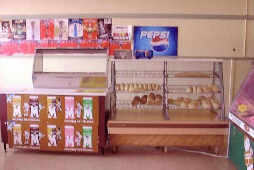 BRUCE ROCK GOURMET MEATS (TAKEAWAY & BREAD) - FREEHOLD PURCHASE - WELL KNOWN BUSINESS - NOT COMPETI