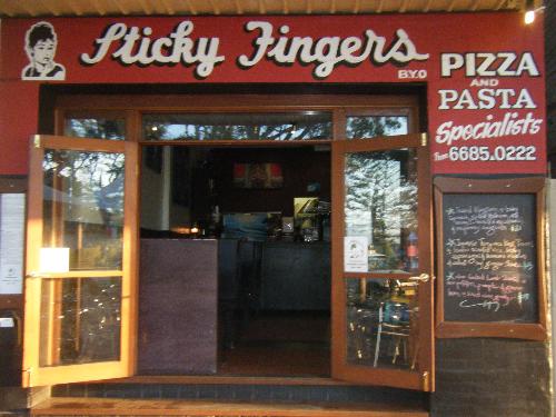 STICKY FINGERS - Alfresco Pizza & Modern Australian Cuisine - PRIME LOCATION!