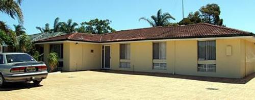 COMMERCIAL PROPERTY FOR SALE - PRIME LOCATION - CURRENTLY LEASED
