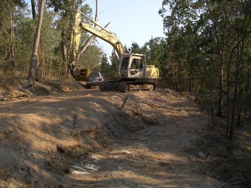 WELL ESTABLISHED CIVIL EARTH MOVING BUSINESS - WITH FREEHOLD OPTION!