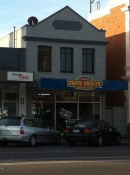 ARARAT SHOESHACK - PRIME LOCATION IN THRIVING TOWN!