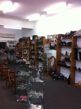 ARARAT SHOESHACK - PRIME LOCATION IN THRIVING TOWN!