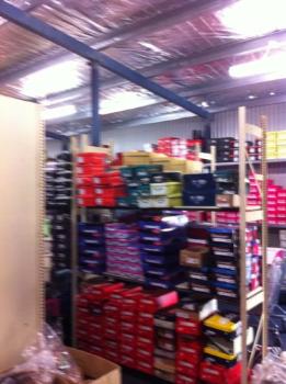 ARARAT SHOESHACK - PRIME LOCATION IN THRIVING TOWN!