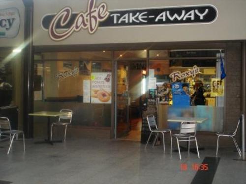 CAFE/TAKEAWAY - seating for 20 + another 50 alfresco.