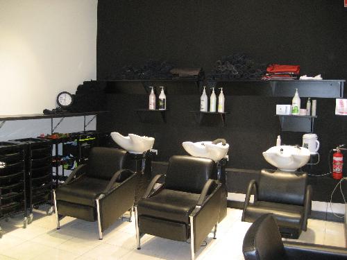 BEAUTY SALON FOR SALE - ESTABLISHED 15 YEARS - OWNER RETIRING.
