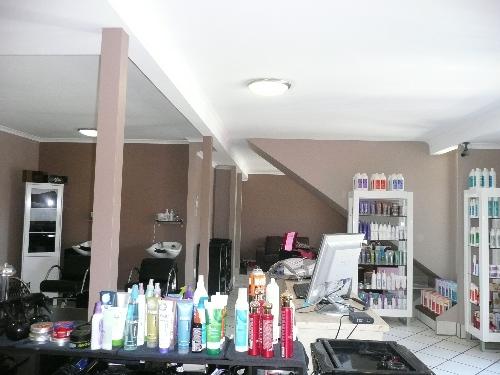 THE PERFECT HAIR SALON, IN THE PERFECT LOCATION, WITH THE PERFECT CLIENTS!