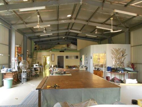 1221M2 BLOCK WITH EXCELLENT SHED AND COMFORTABLE 3BR HOME - IDEAL FOR INVESTOR!