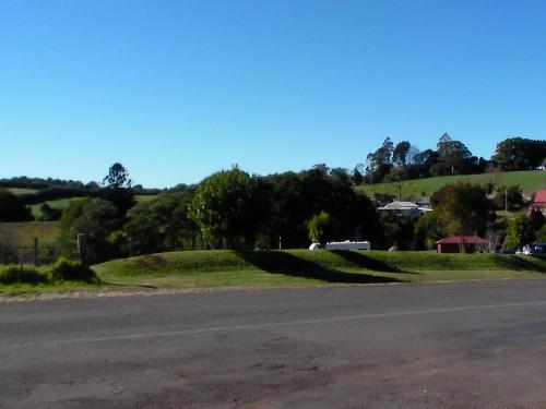 WORKING WITH A VIEW! - MECHANICAL REPAIRS SET ON LARGE ACREAGE WITH RESIDENCE!