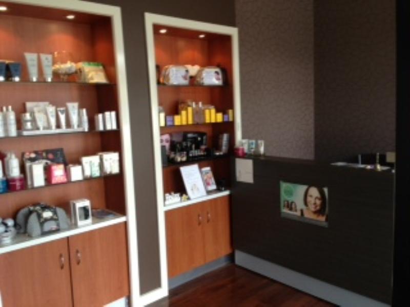 URGENT SALE :WELL ESTABLISHED BEAUTY SALON-GOOD CLIENT BASE - GREAT LOCATION