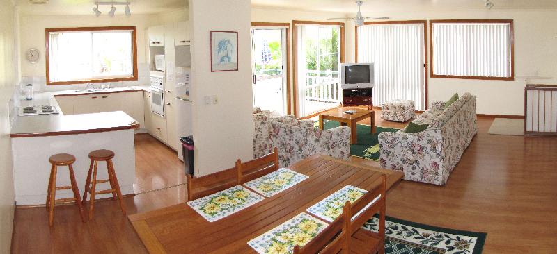 Elizabeth Beach Lakeside Accommodation
