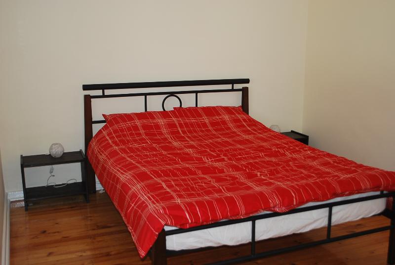 Oaklands House - Home from Home