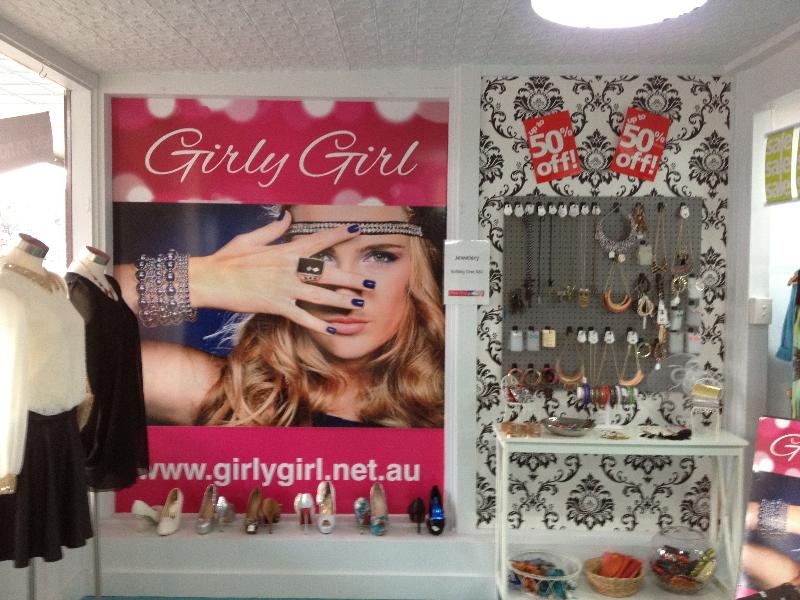 LADIES FASHION RETAIL STORE WITH FULLY FUNCTIONING ON-LINE WEBSITE