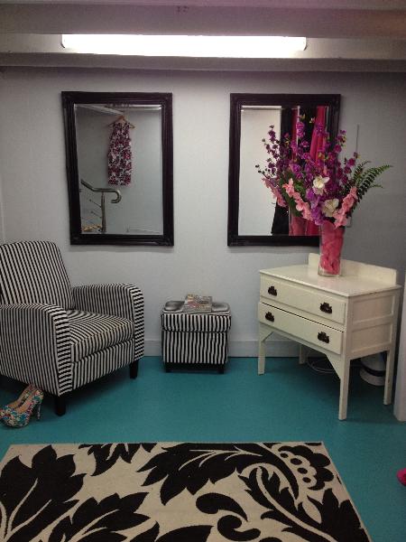 LADIES FASHION RETAIL STORE WITH FULLY FUNCTIONING ON-LINE WEBSITE