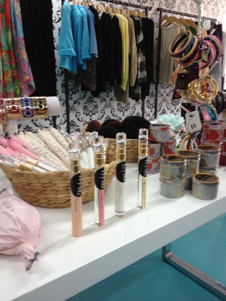 LADIES FASHION RETAIL STORE WITH FULLY FUNCTIONING ON-LINE WEBSITE