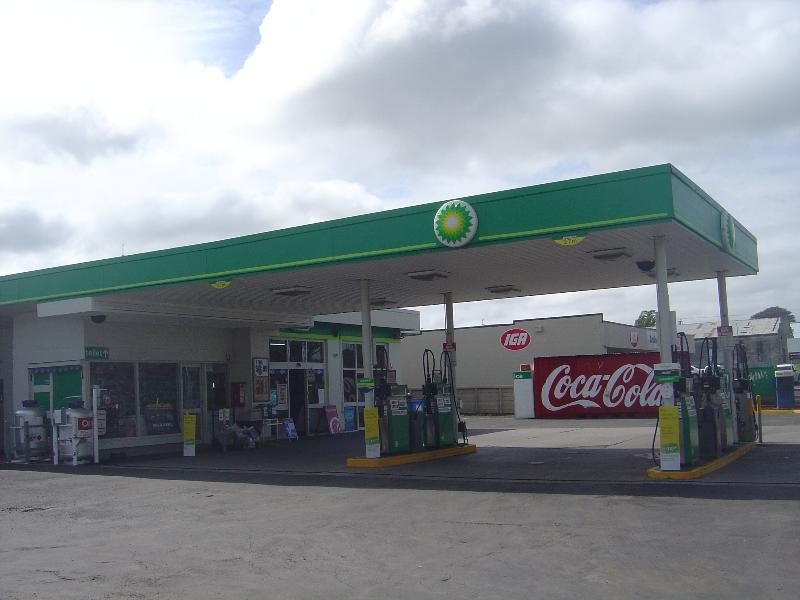 FAMILY OWNED, EASY TO RUN, PROFITABLE, PRIME LOCATION.