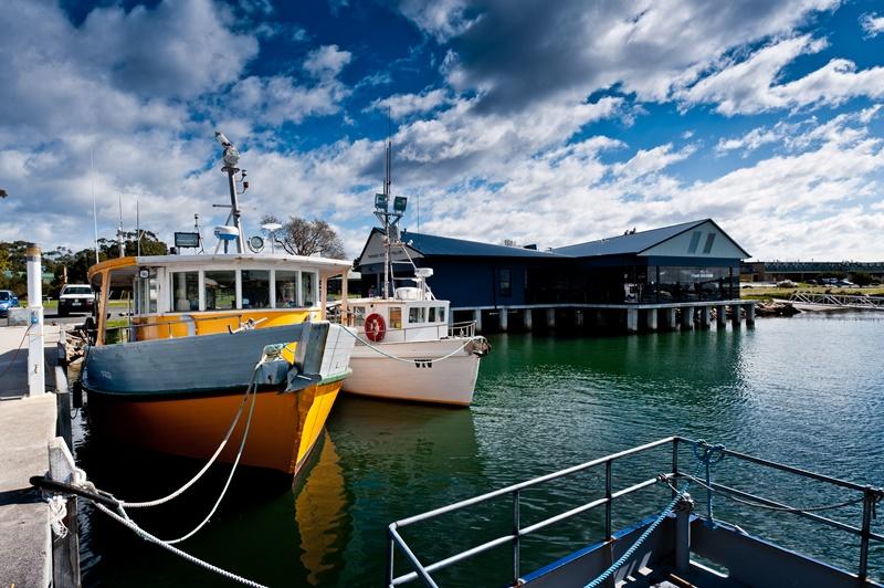 One off Investor opportunity to own absolute Water Frontage – N/E TOURIST LOCAL!