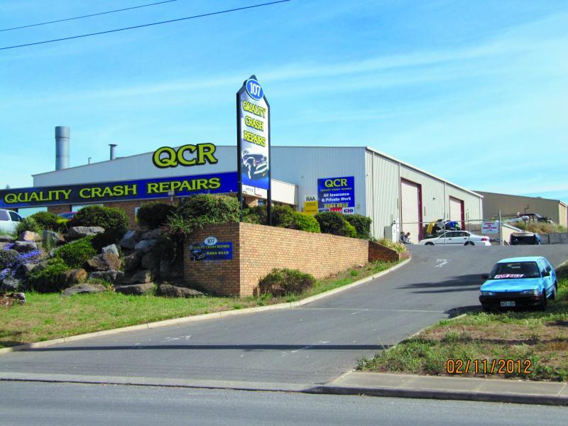 CRASH REPAIR BUSINESS - LONSDALE, SA