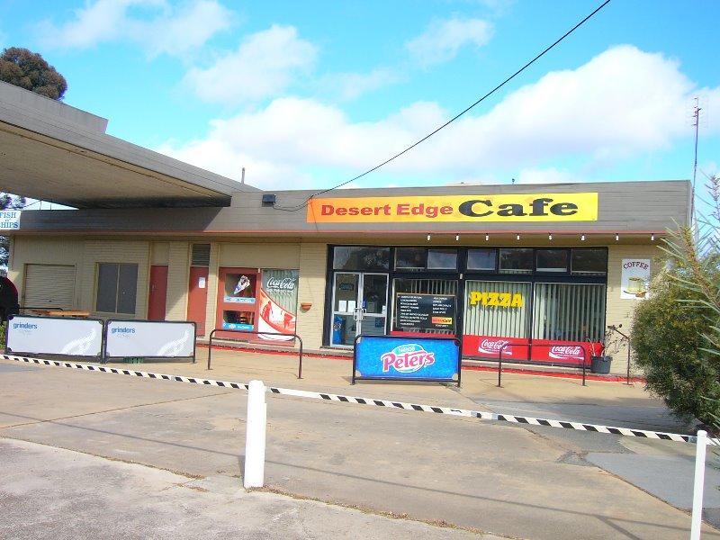 TAKEAWAY SHOP FOR SALE – FREEHOLD PURCHASE (INCLUDES TITLE/BUILDING & BUSINESS)