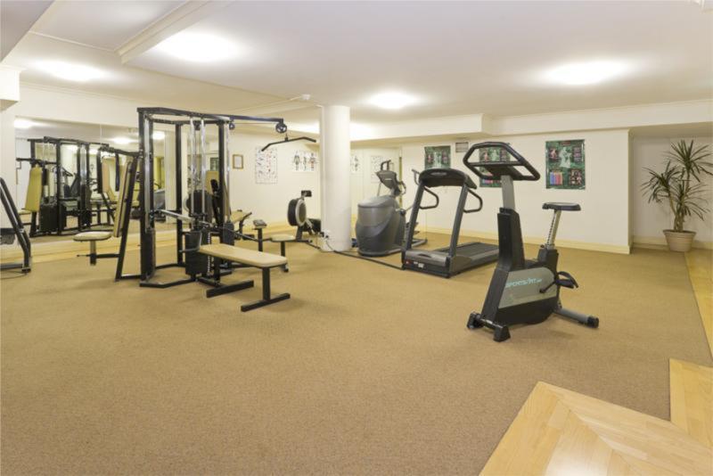 Pyrmont Modern 1 Bed Apartment Resort Style Building