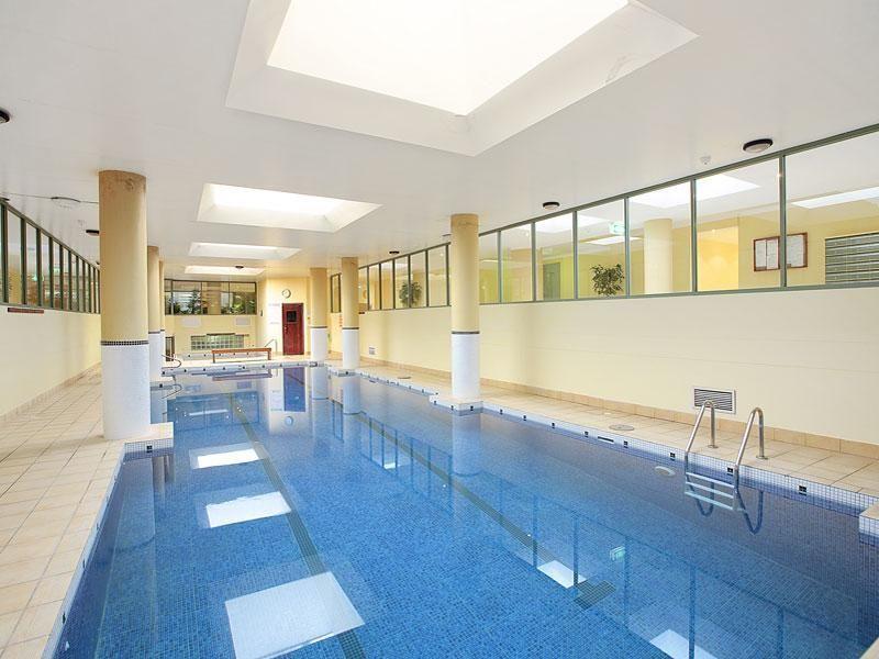 Pyrmont Modern 1 Bed Apartment Resort Style Building