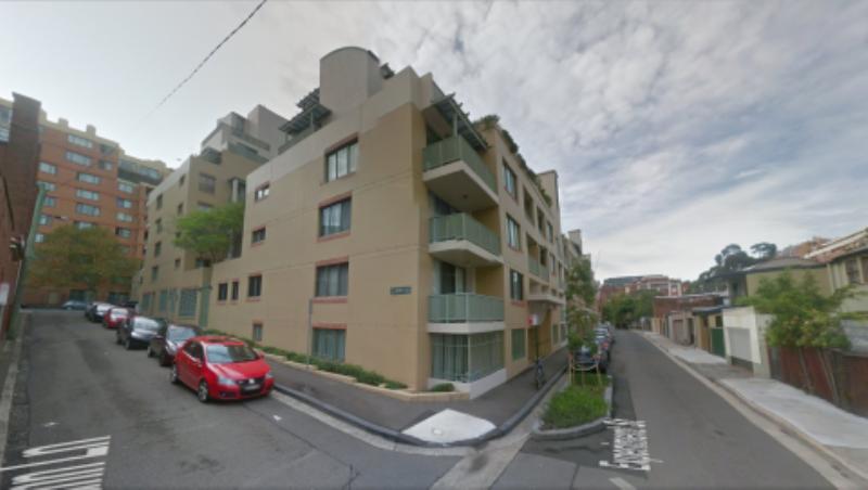 Pyrmont Modern 1 Bed Apartment Resort Style Building
