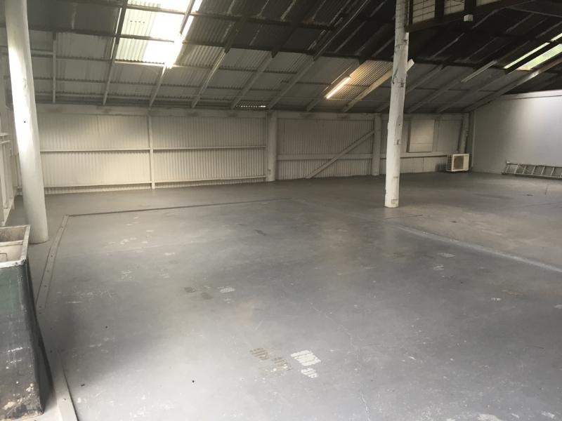 HUGE EXPOSURE WITH MULTIPLE OPTIONS (WAREHOUSE/STORAGE/MECHANICS/CAR YARD & MORE