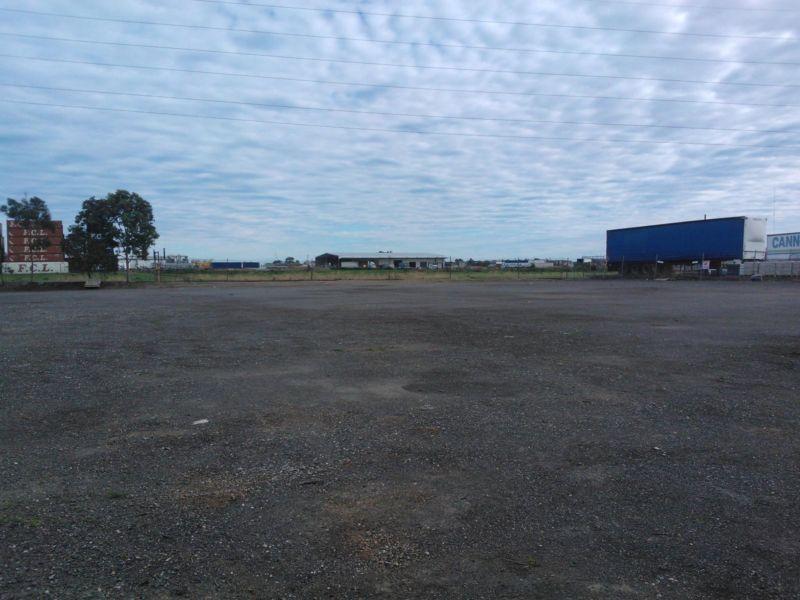 HARDSTRAND LAND ONLY IDEAL LOCATION