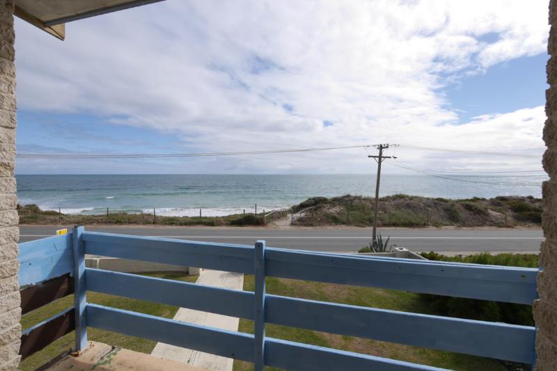 Beachfront Townhouse with Amazing Views