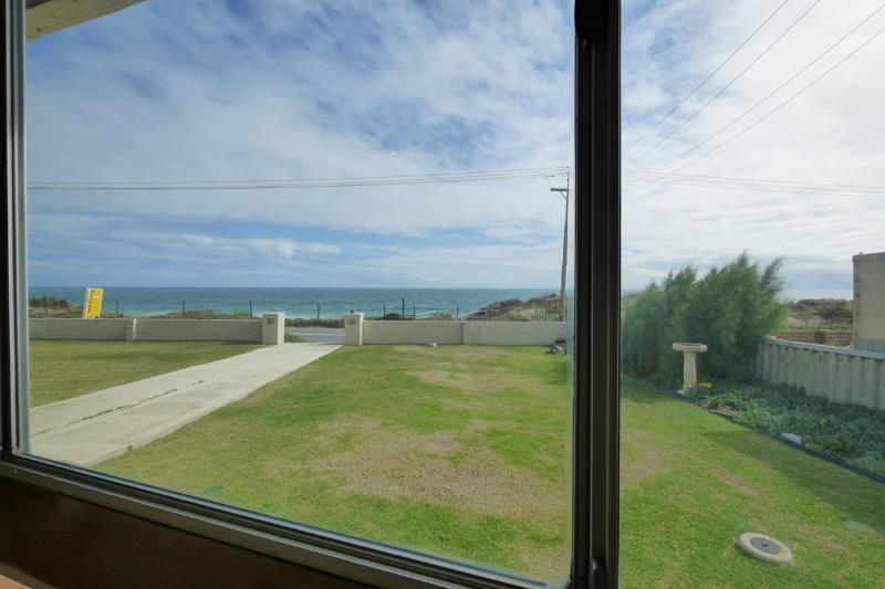 Beachfront Townhouse with Amazing Views