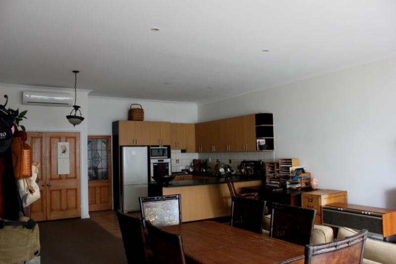 COMMERCIAL PROPERTY WITH FULLY RENOVATED 3BR RESIDENCE – PRIME LOCATION