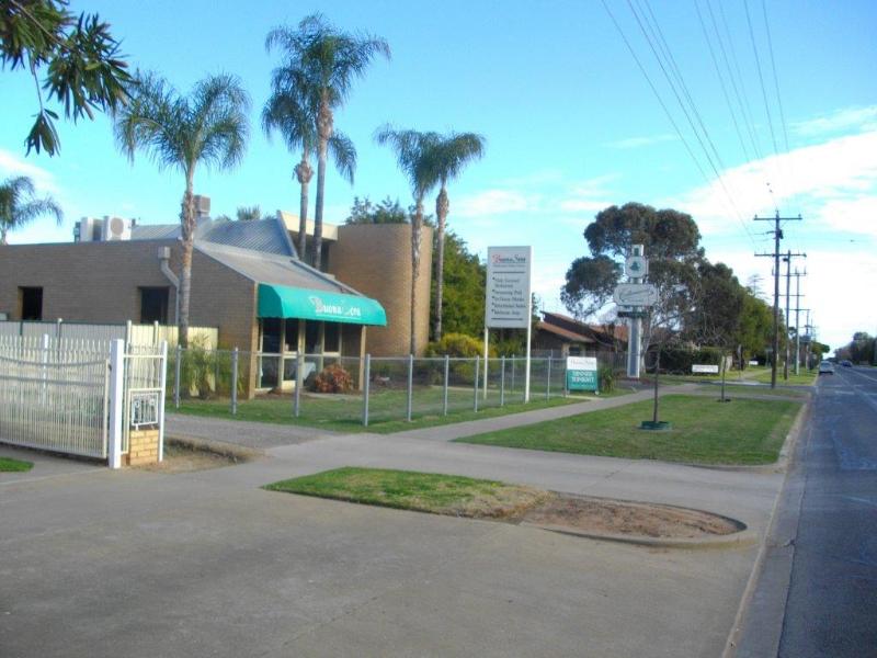 Over 1 million in turnover, Motel freehold & business for sale.