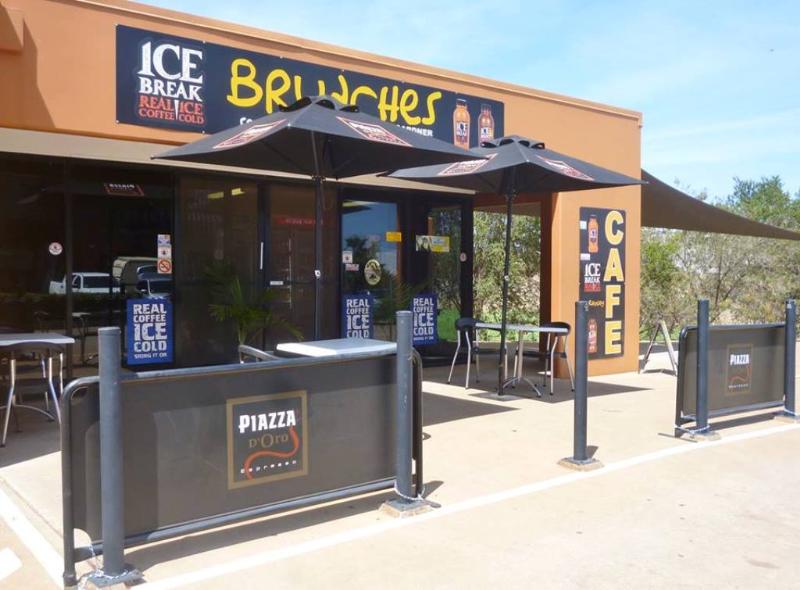 "BRUNCHES ON GARDNER" - BUSY CAFE IN A BUSY LOCATION!
