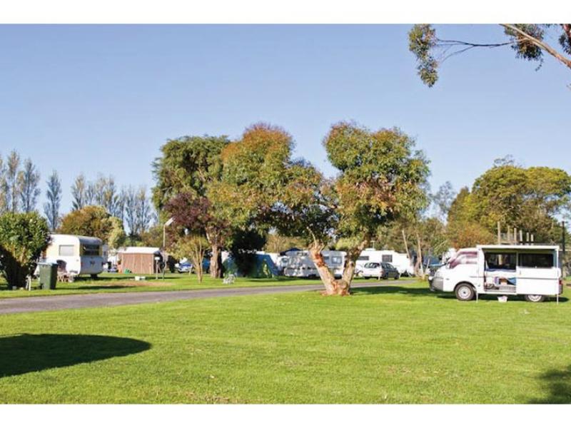 Established Leasehold Tourist Park with Potential + Residence