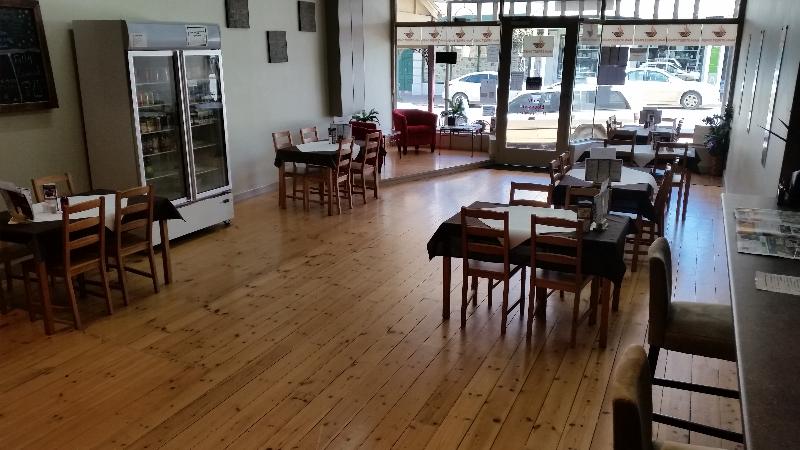 FULLY LICENSED DINER/CAFE IN PRIME LOCATION,$38,000 WALK IN/OUT