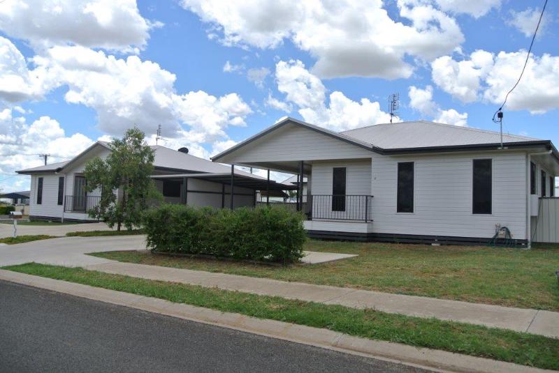 Unit 2/26 Robusta Drive Roma QLD 4455 Unit for Rent