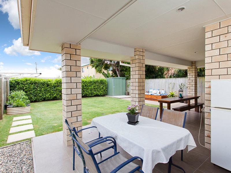 Great home in fantastic location. Pets allowed!