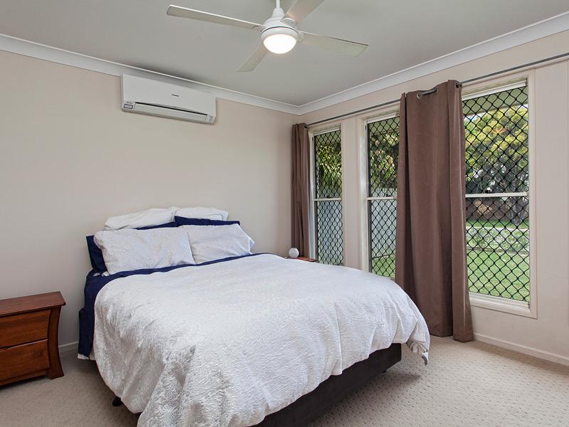 Great home in fantastic location. Pets allowed!