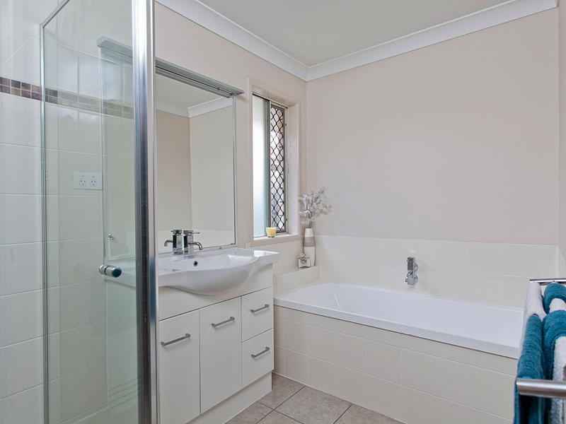 Great home in fantastic location. Pets allowed!