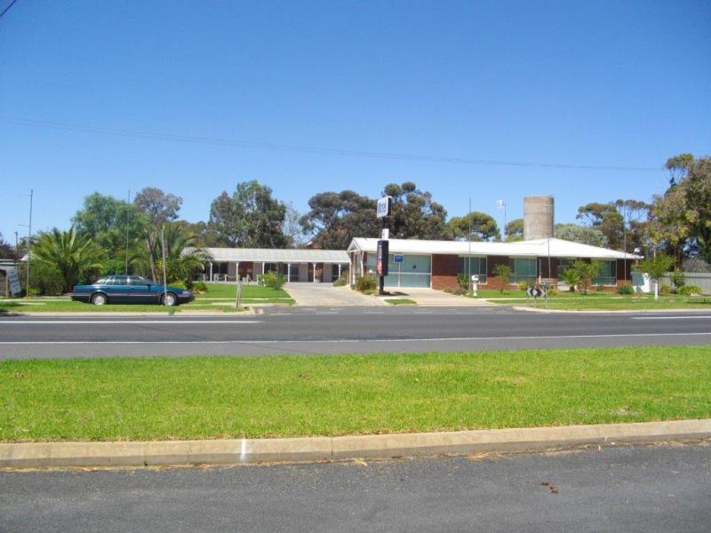 $135,000. - Motel - leasehold situated in Kaniva Victoria 3419.