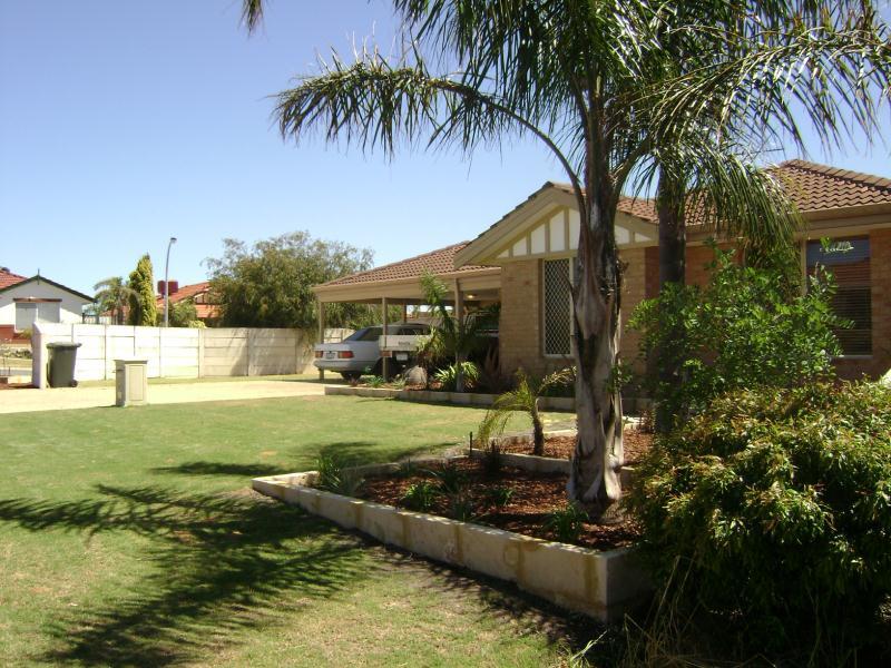 10 Glencraig Crescent Kinross WA 6028 House for Rent