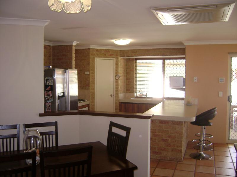 10 Glencraig Crescent Kinross WA 6028 House for Rent