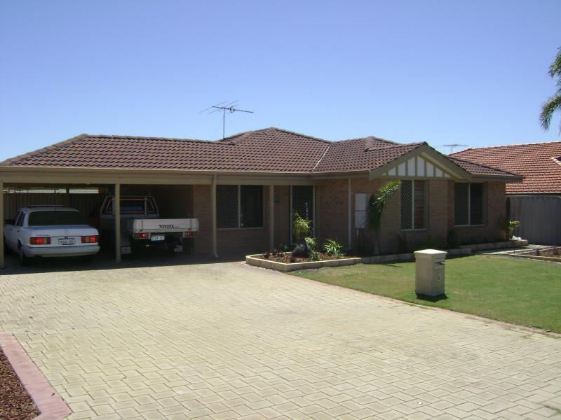 10 Glencraig Crescent Kinross WA 6028 House for Rent