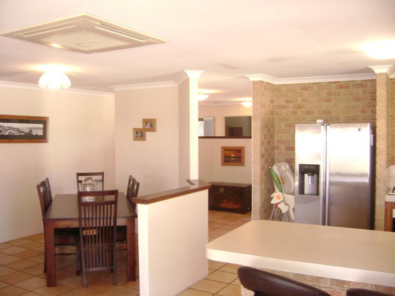 10 Glencraig Crescent Kinross WA 6028 House for Rent