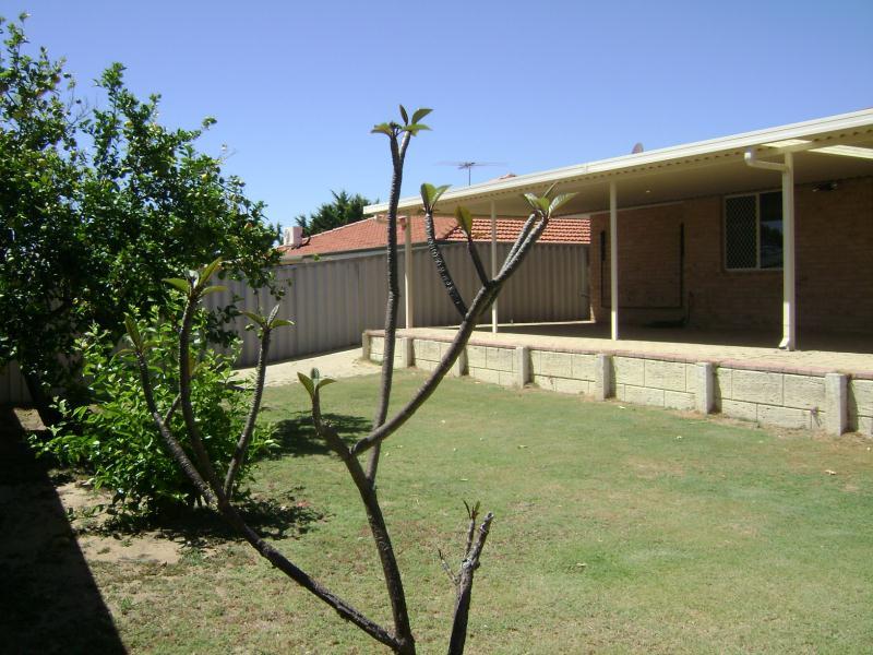 10 Glencraig Crescent Kinross WA 6028 House for Rent