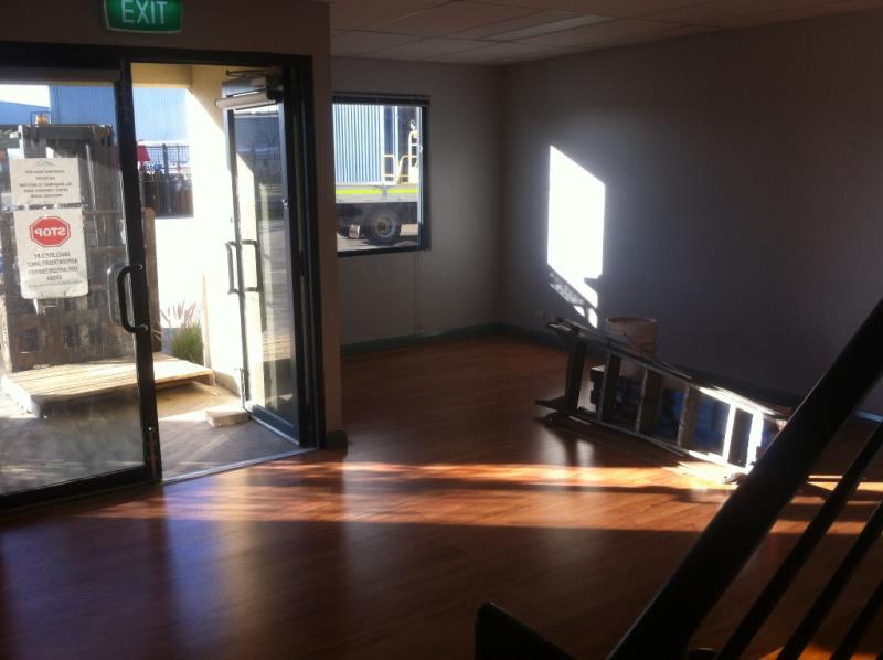HUGE WORKSHOP/WAREHOUSE/FACTORY/ - NEGOTIABLE LEASE - $8,000 - $10,000 PCM