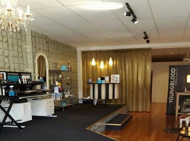 BARGAIN - BARGAIN! Stunning Beauty Studio - Offers over $15k considered