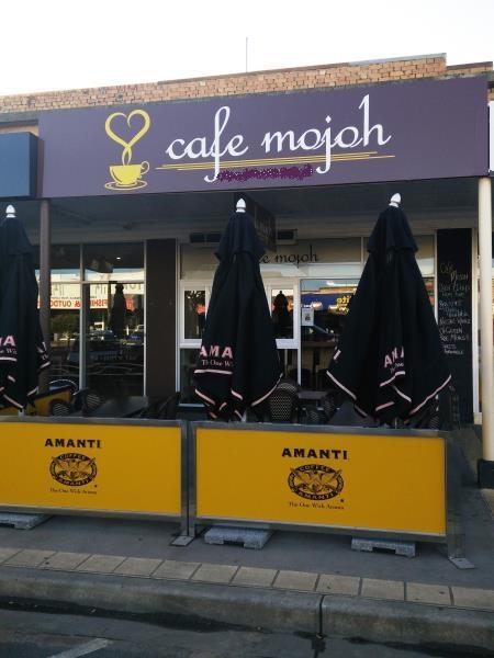 Cafe in the Heart of the Sun Country Playground