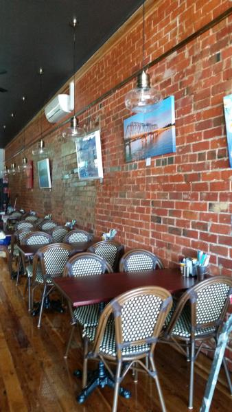 Cafe in the Heart of the Sun Country Playground